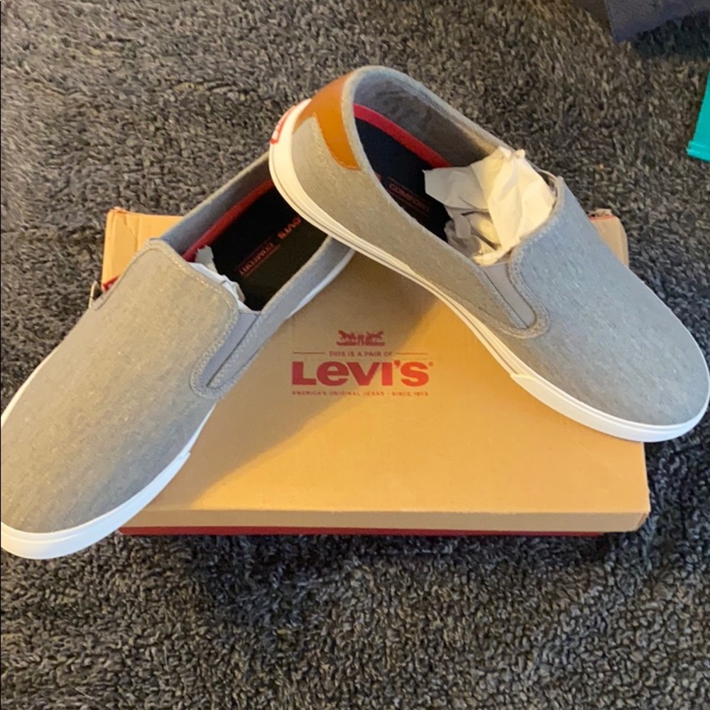 Levi’s Men’s seaside casual slip on 12